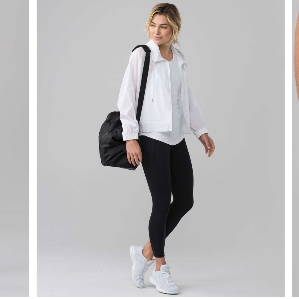 Black Lululemon Final Lap Crop